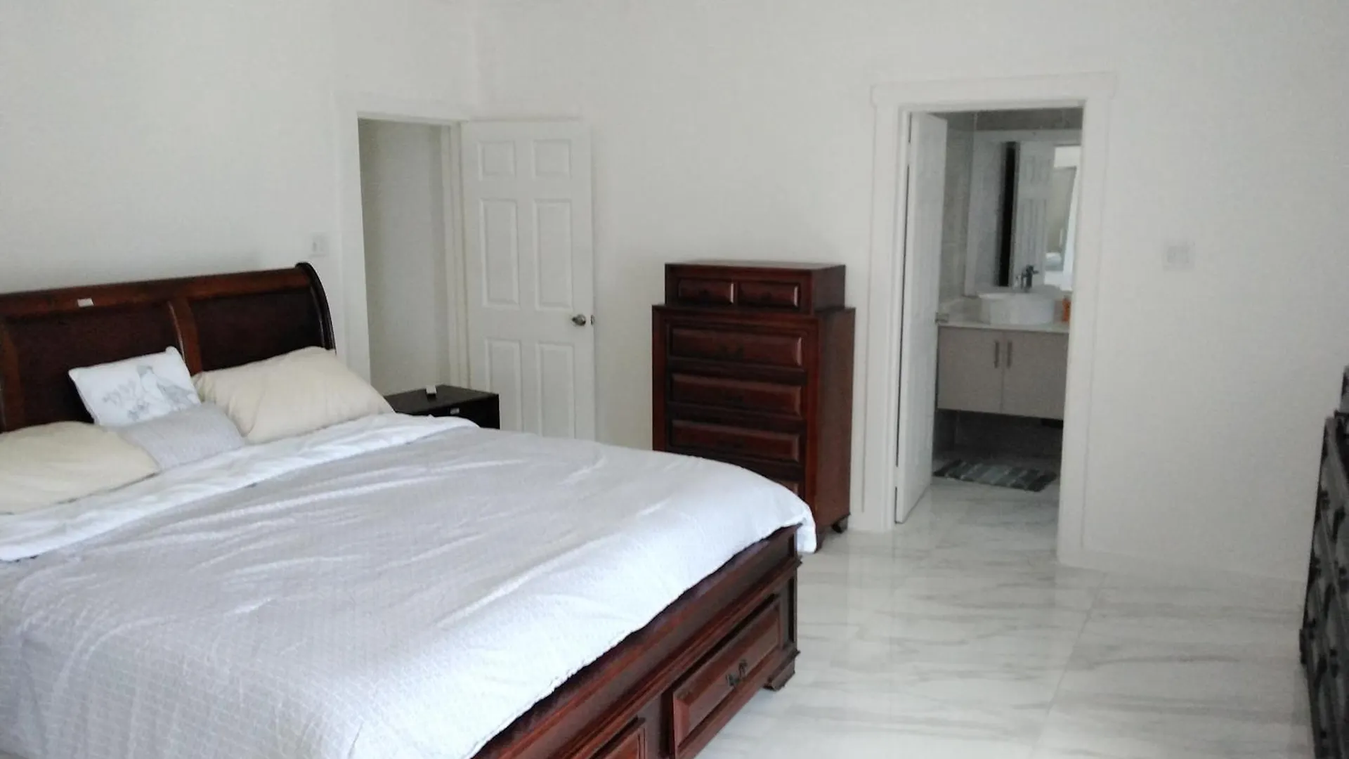 Lavue Apartment Kingston